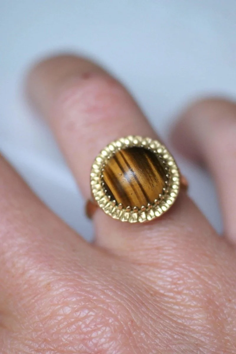 Bague cocktail vintage or jaune et quartz oeil de tigre - Image 3