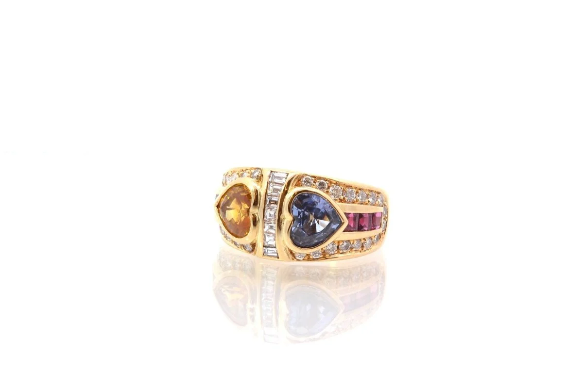 Bague Bandeau en or jaune, saphirs, diamants et rubis - Image 3
