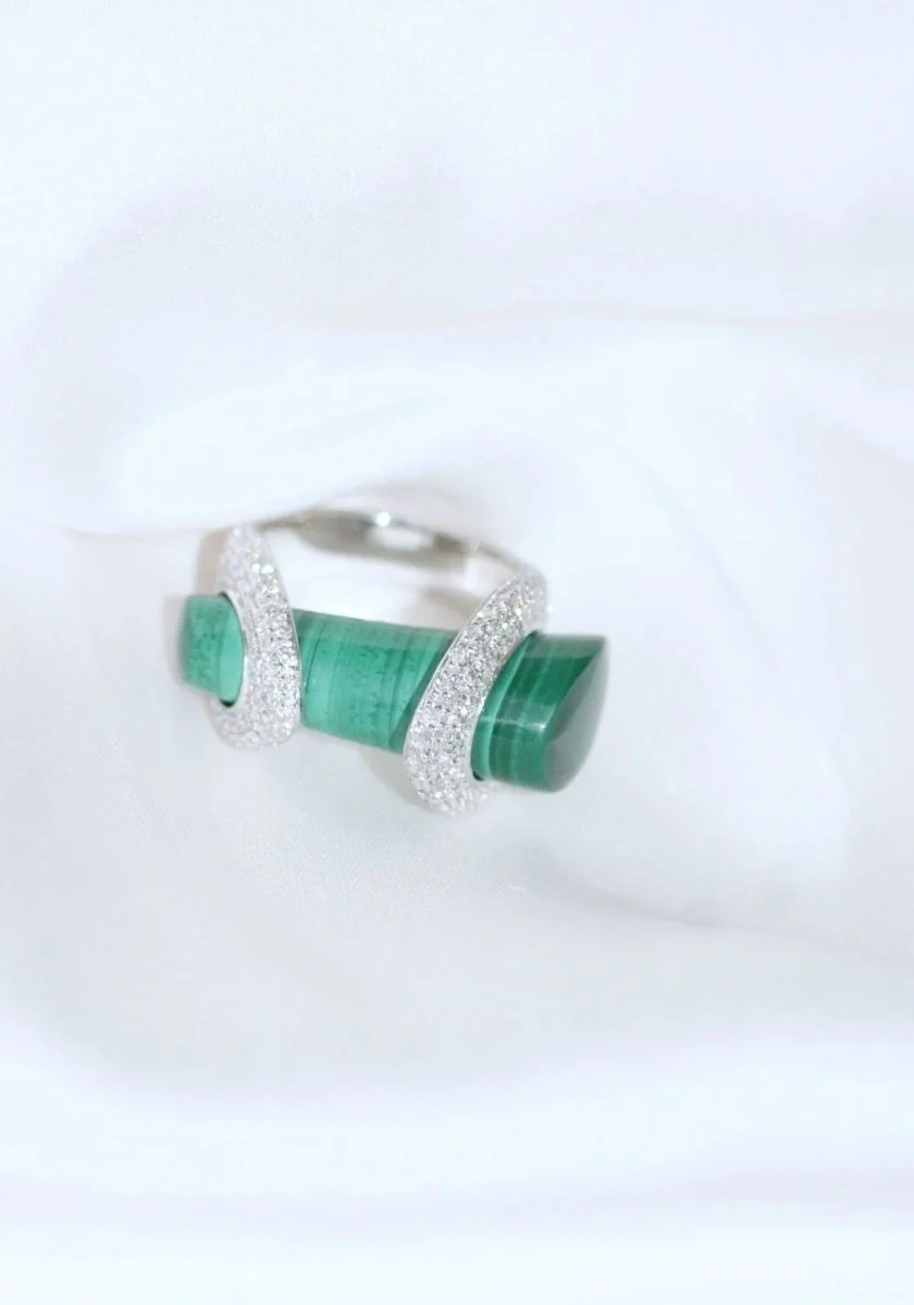 Bague Cocktail Gucci, malachite et diamants sur or blanc
