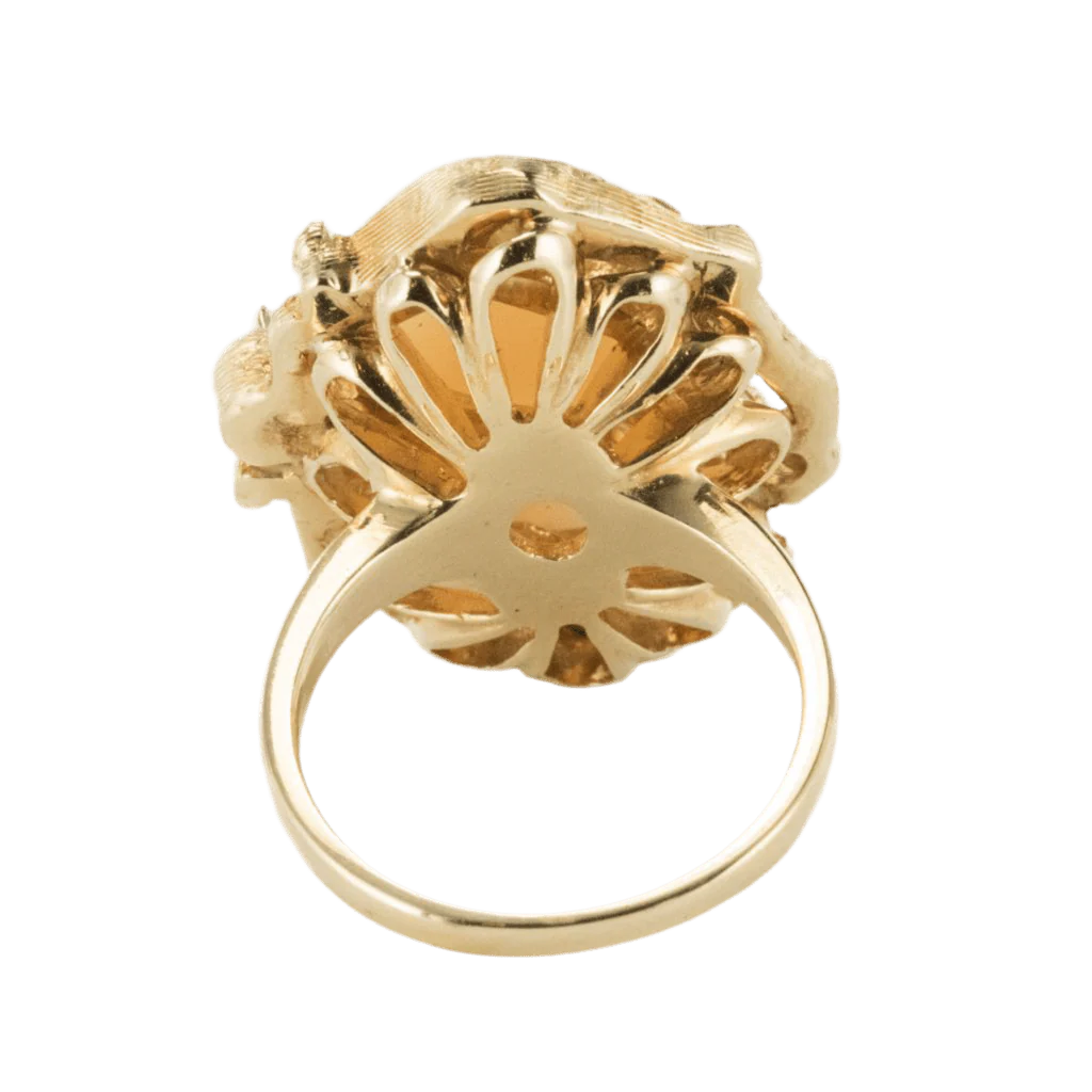 Bague Cocktail en or jaune, corail et diamants - Image 4