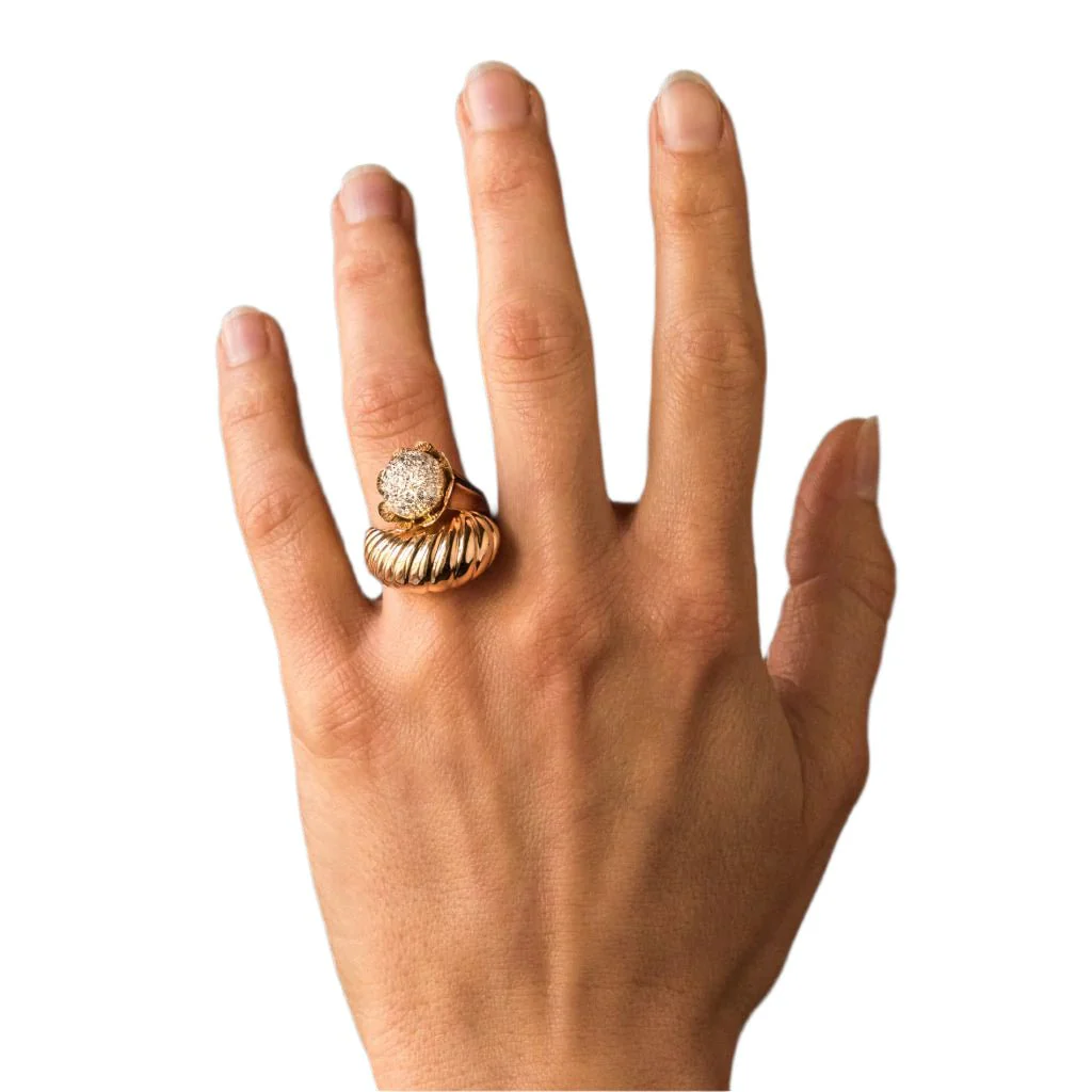 Bague Cocktail en or jaune et diamants - Image 2