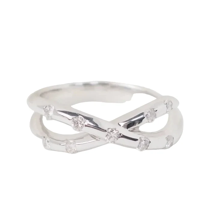 Bague en or blanc et diamants
