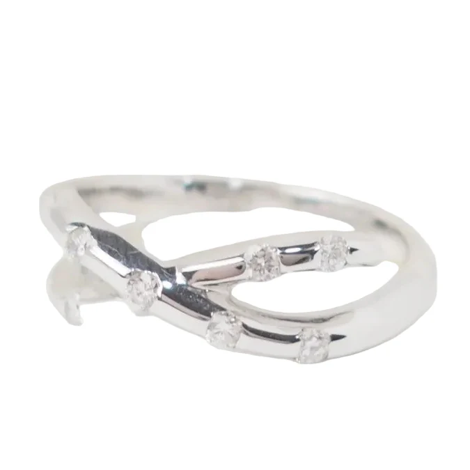 Bague en or blanc et diamants - Image 2