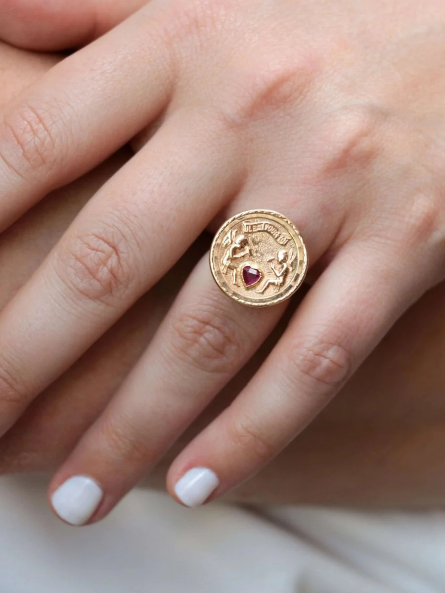 Bague d’amour vintage IL BAT POUR TOI en or et rubis - Image 10