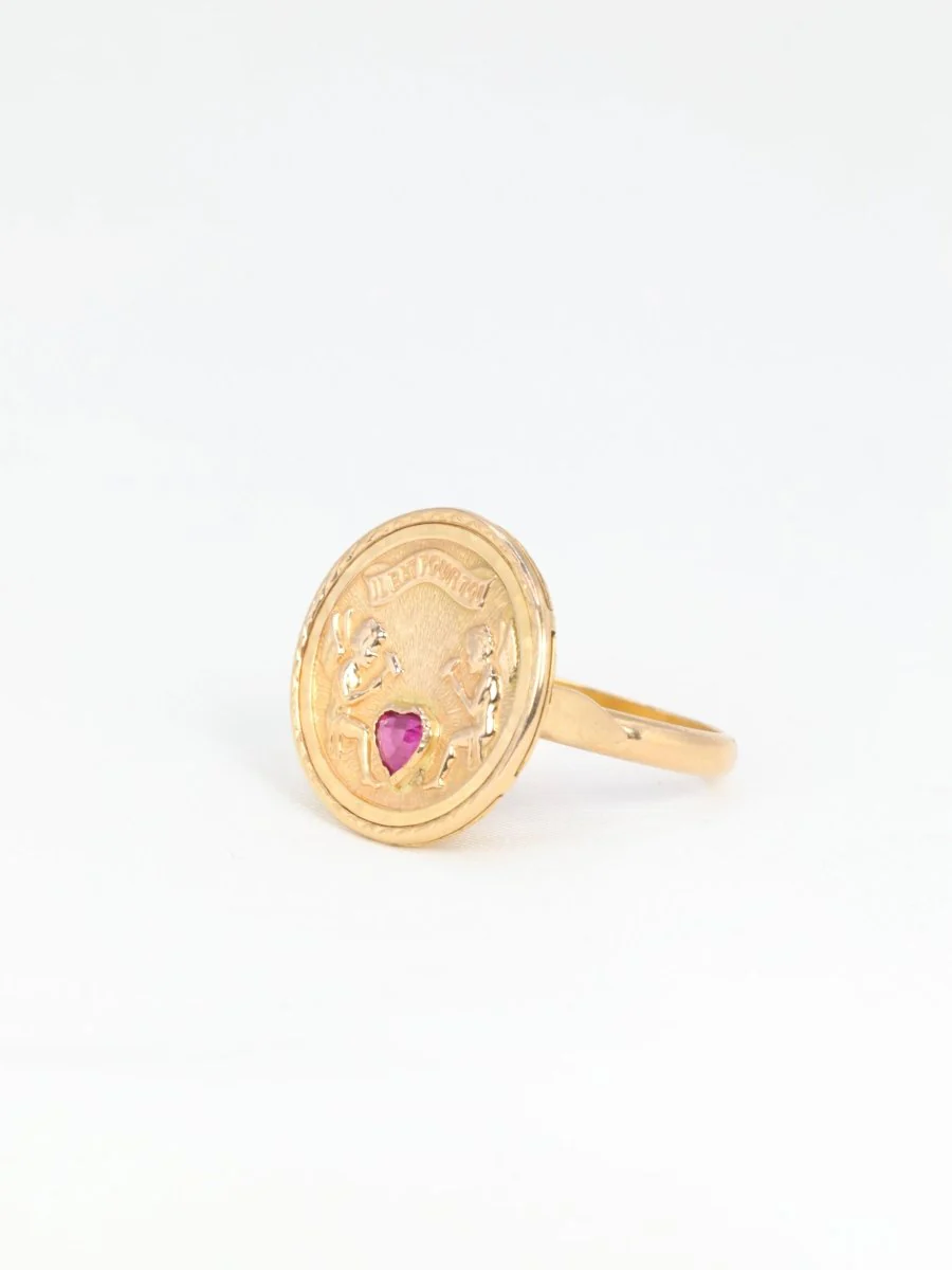 Bague d’amour vintage IL BAT POUR TOI en or et rubis - Image 7