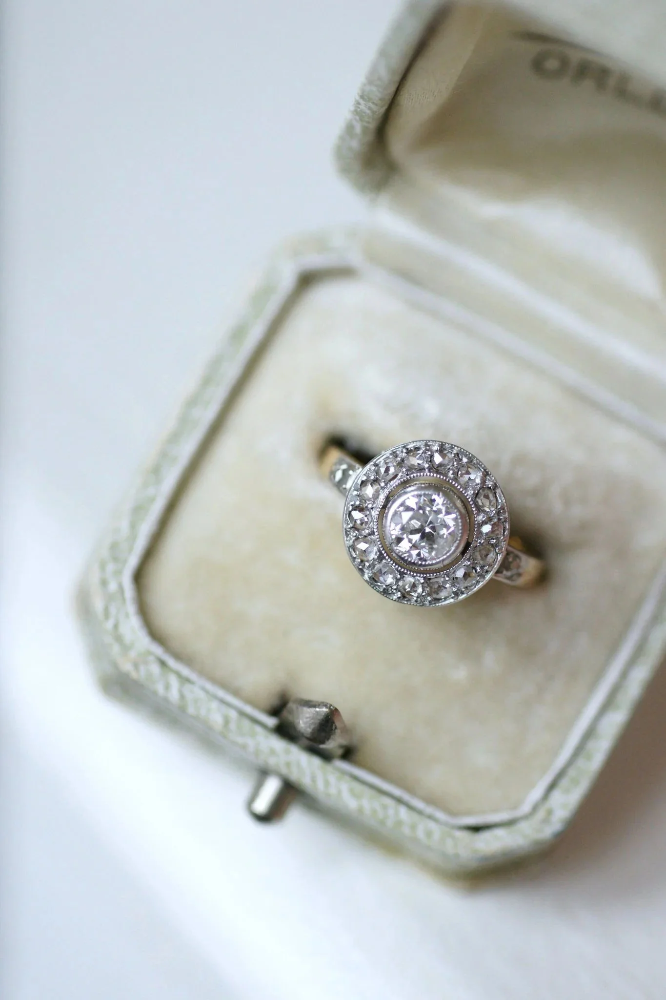 Bague cible ronde diamants - Image 10