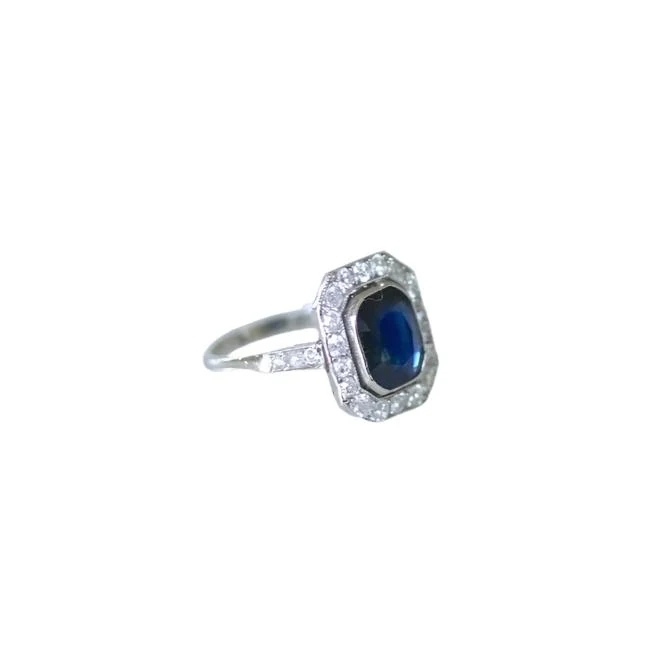Bague Art Deco en platine, saphir et diamants - Image 3
