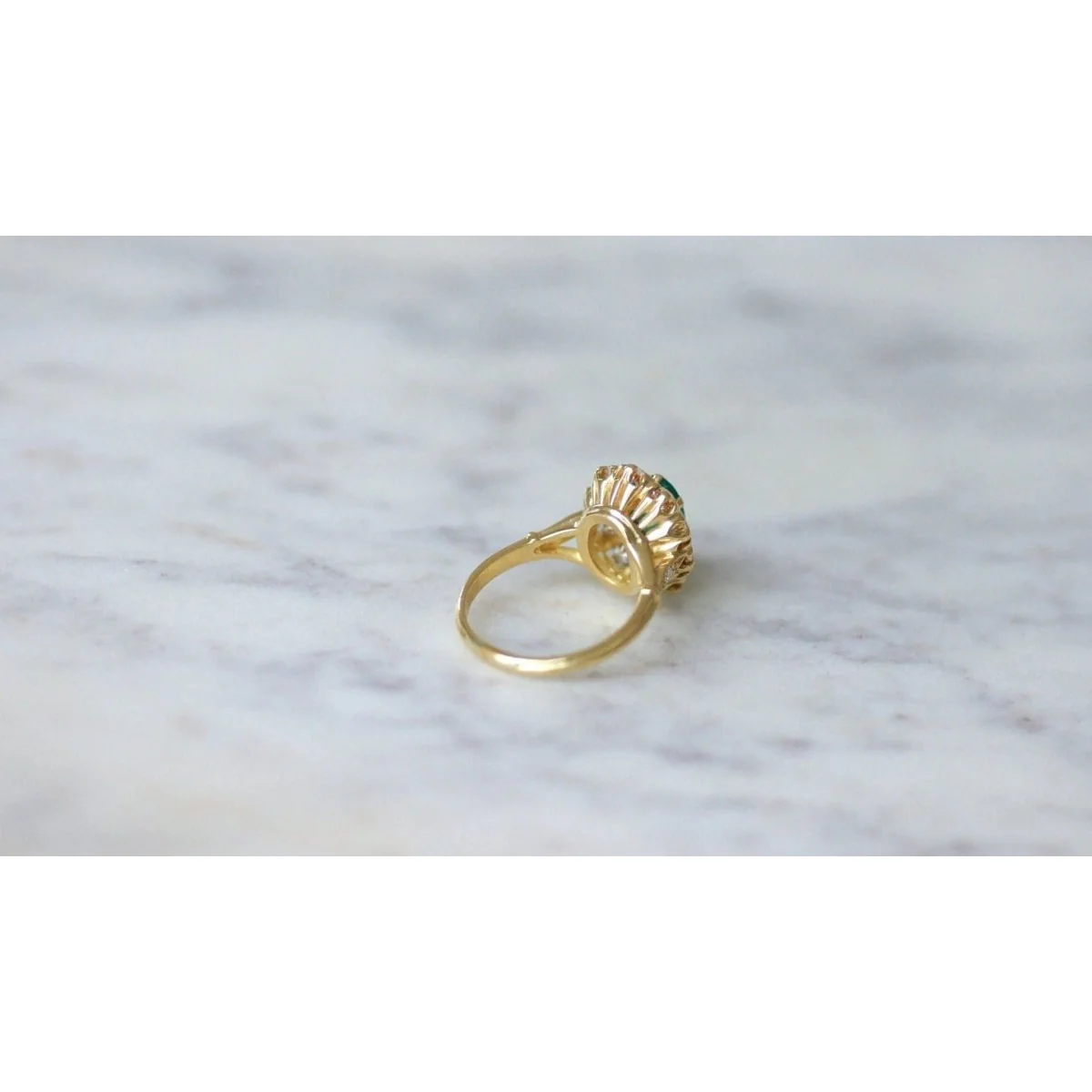 Bague marguerite vintage émeraude et diamants - Image 4