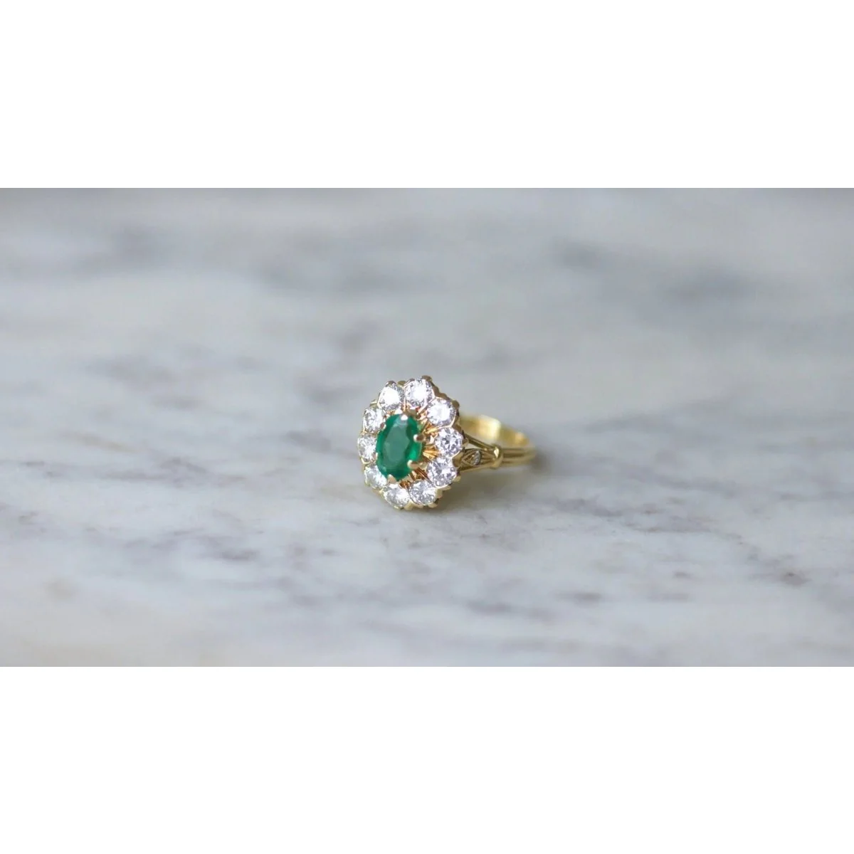 Bague marguerite vintage émeraude et diamants - Image 5