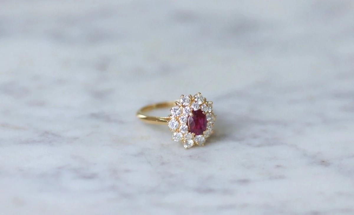 Bague marguerite rubis entourage diamants - Image 5