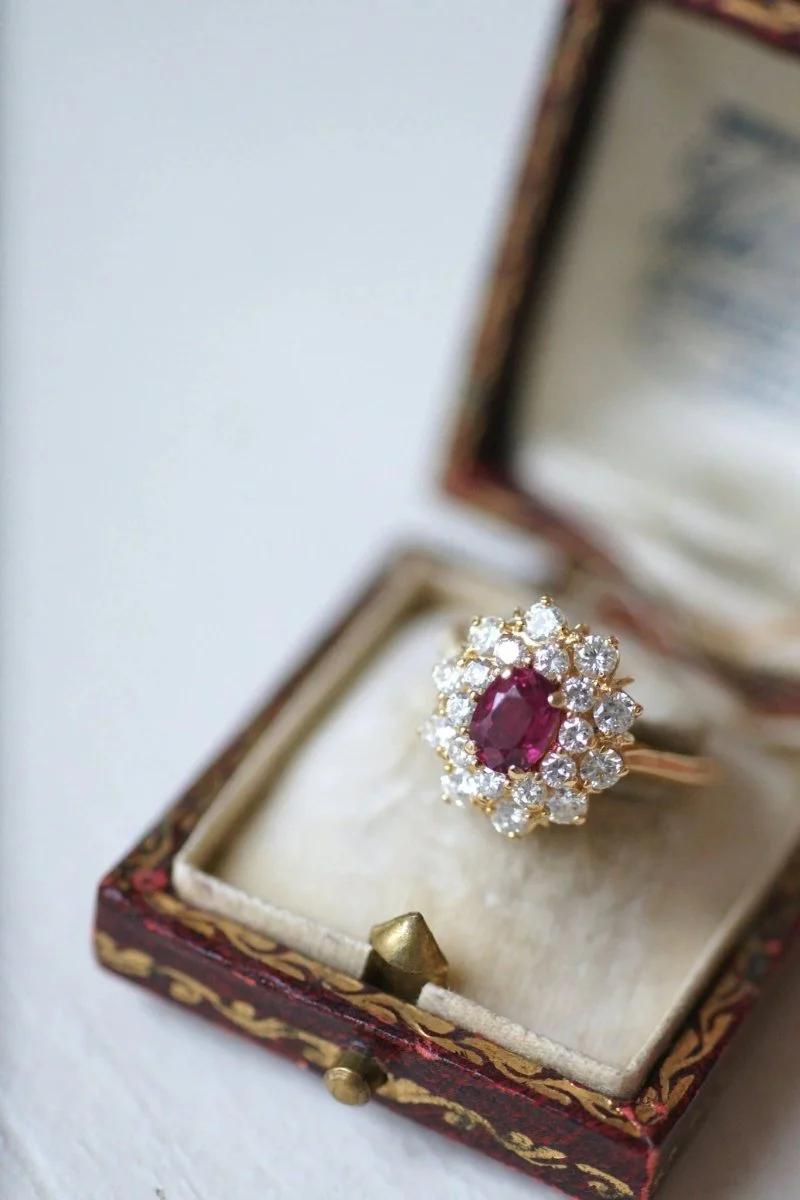 Bague marguerite rubis entourage diamants - Image 8