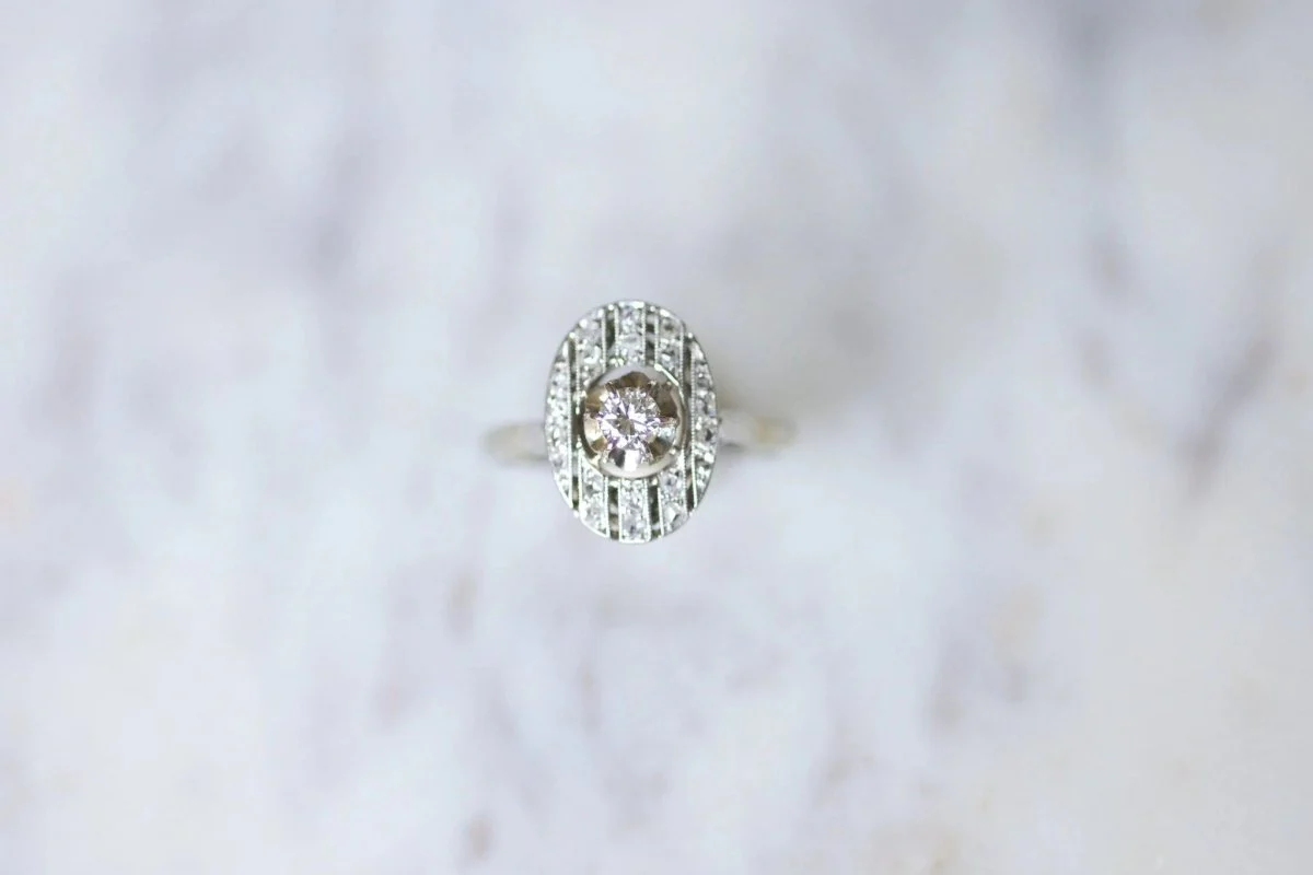 Bague de fiançailles ovale Art Deco platine or blanc et diamants - Image 3