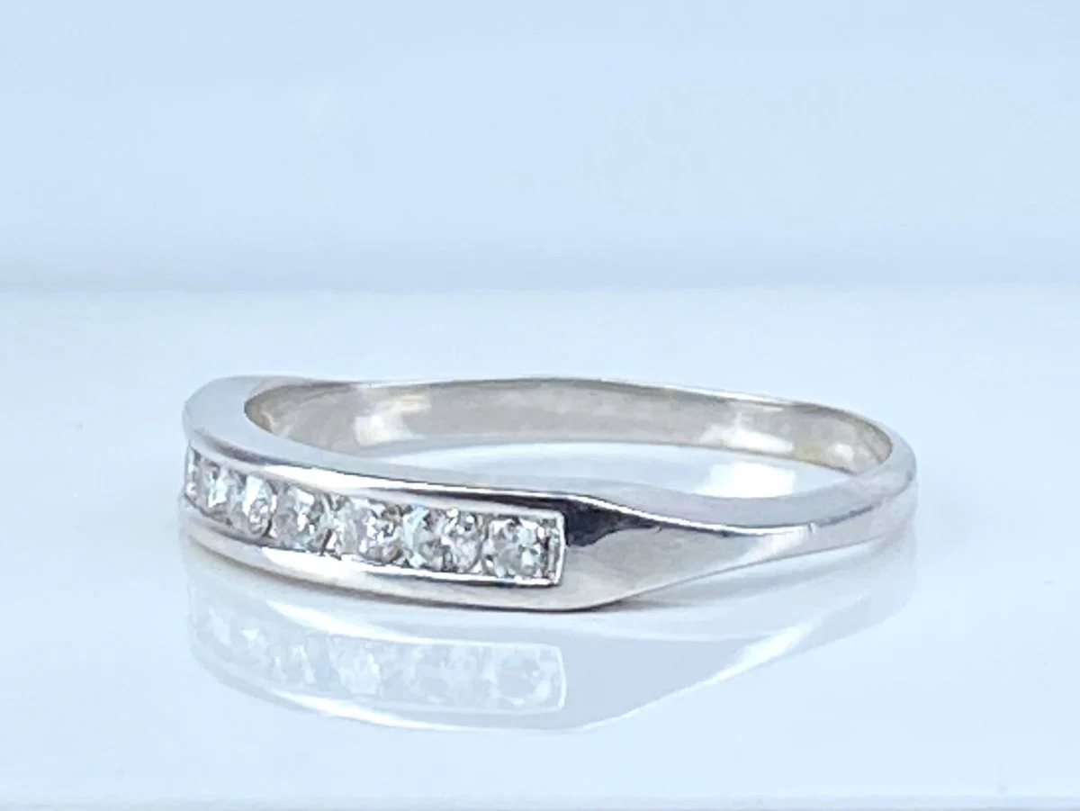 Bague Alliance en or blanc  et Diamants - Image 11