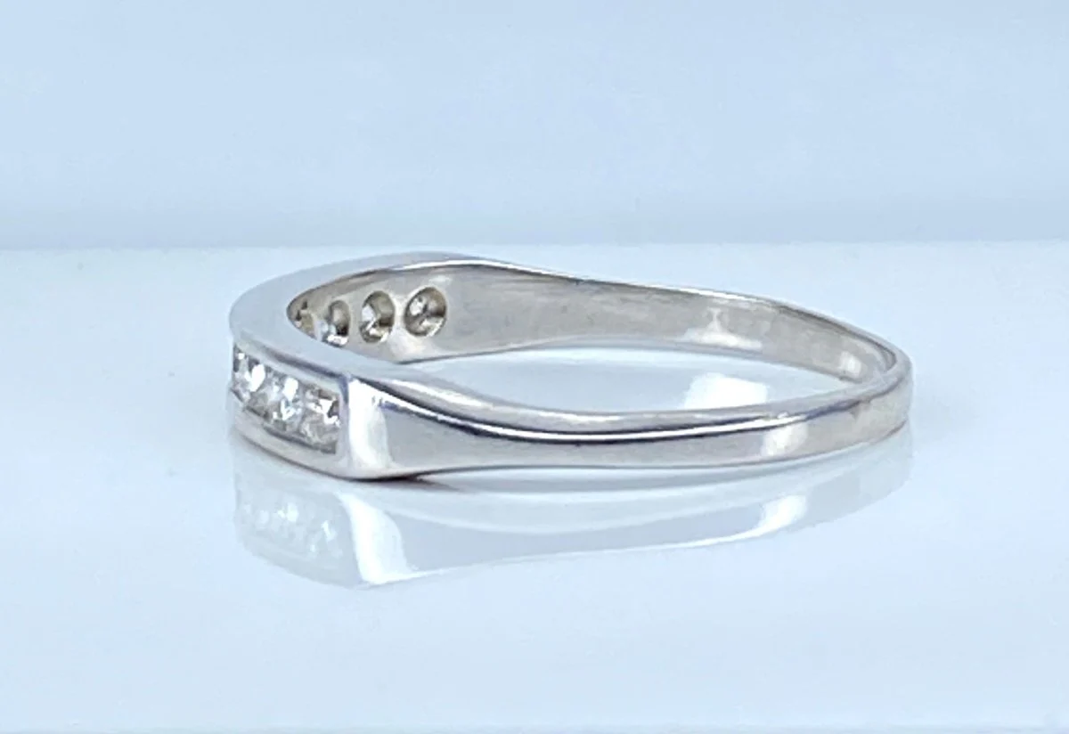 Bague Alliance en or blanc  et Diamants - Image 13