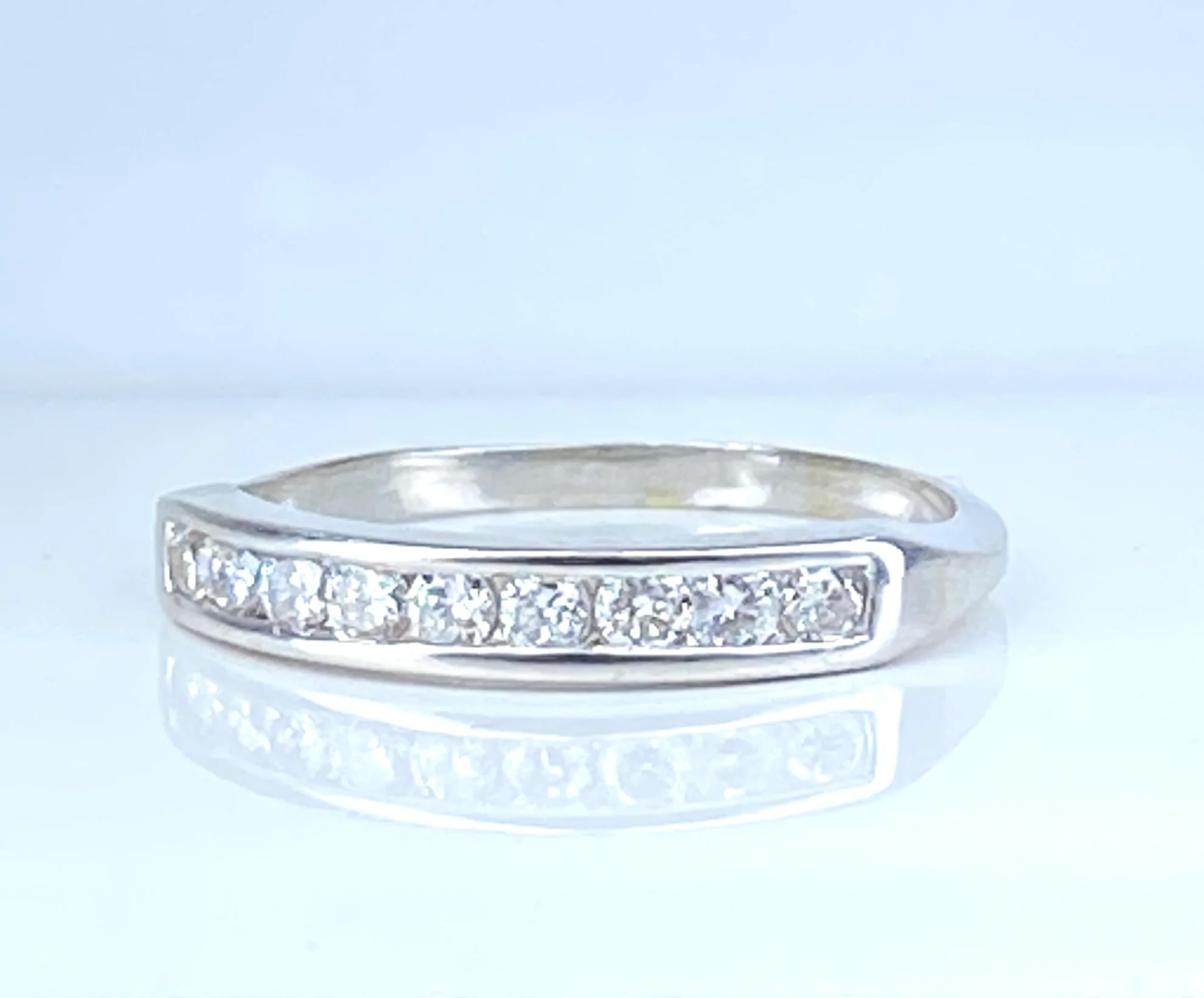 Bague Alliance en or blanc  et Diamants - Image 7
