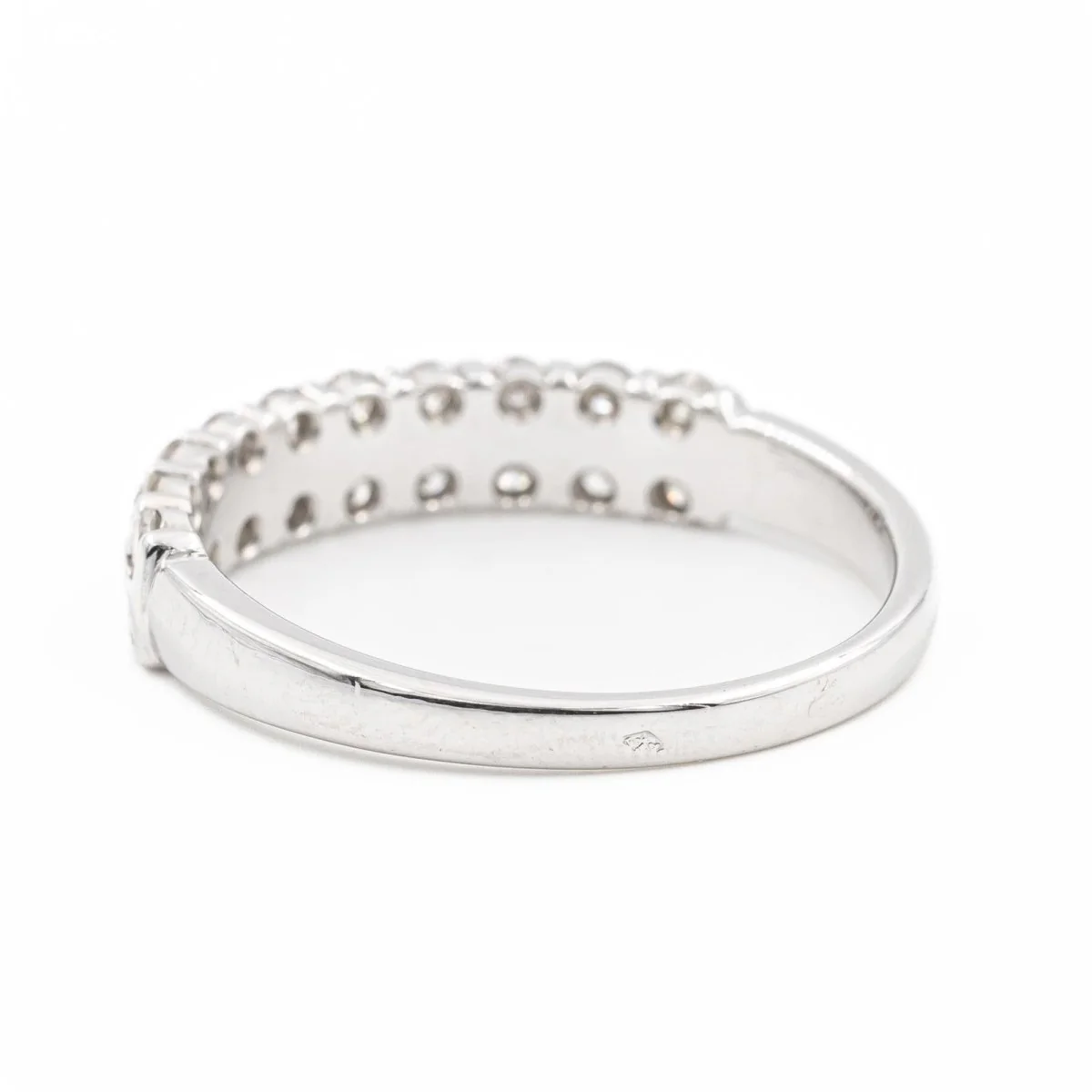 Bague Alliance en or blanc et diamants - Image 6