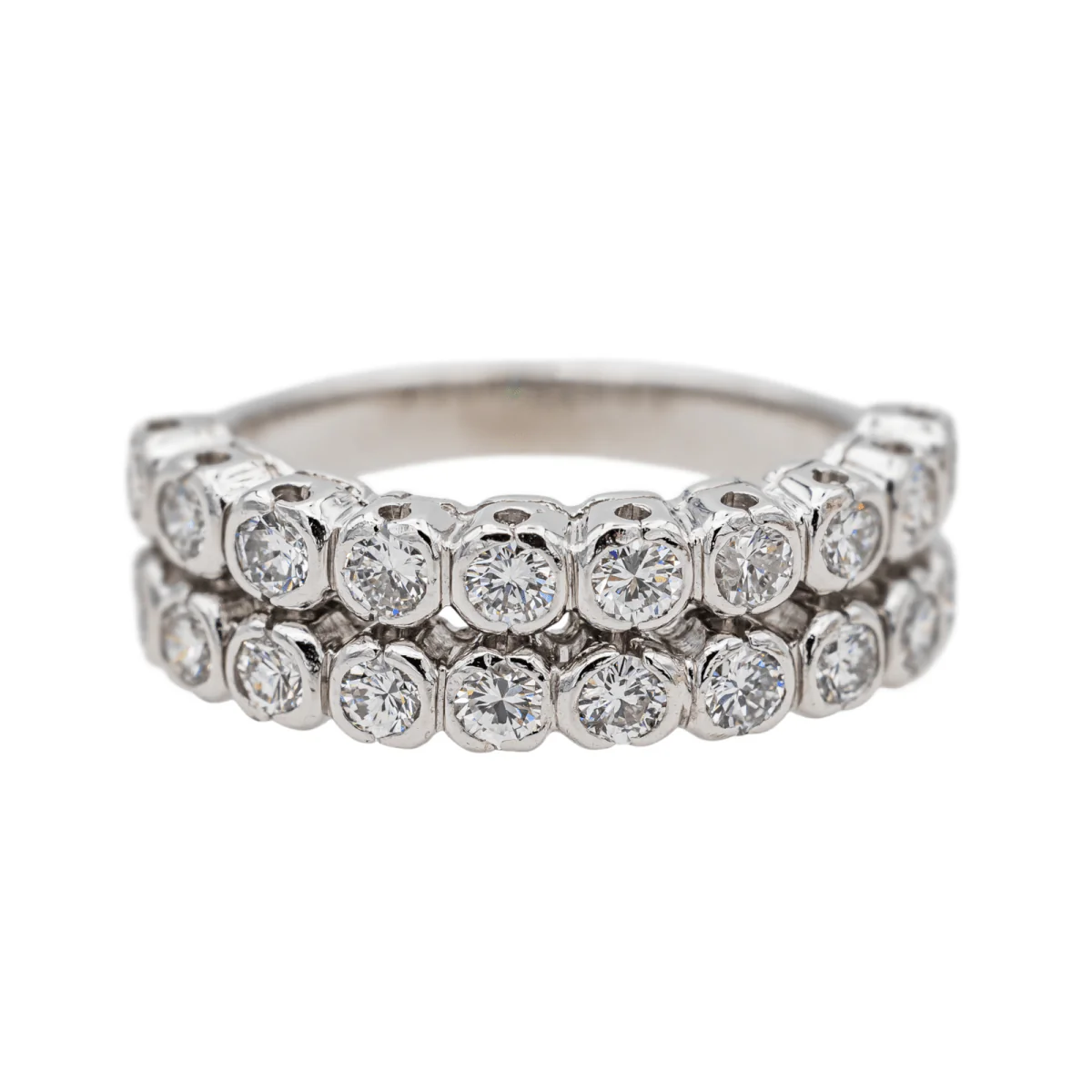 Bague Demi-Alliance en or blanc, platine et diamants