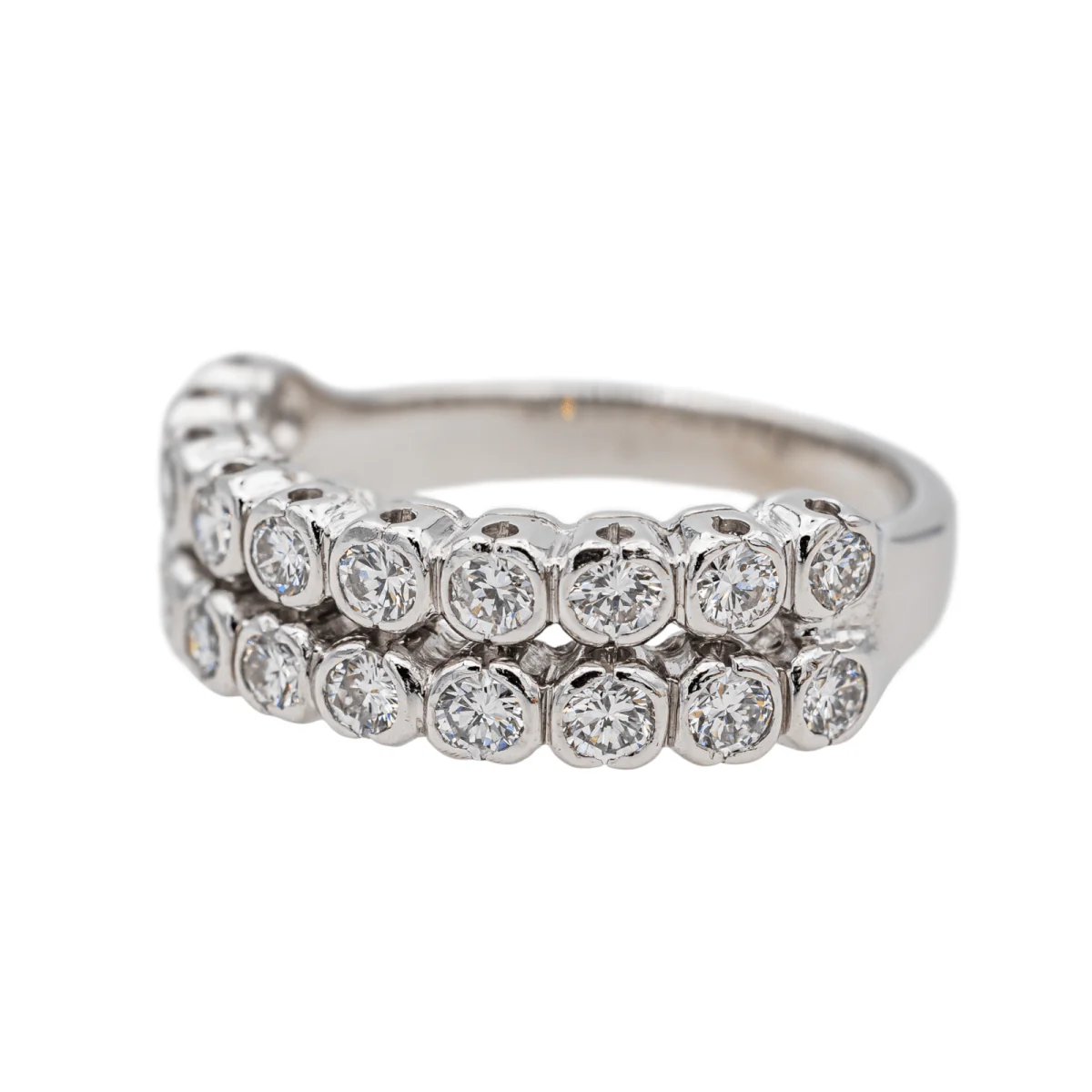 Bague Demi-Alliance en or blanc, platine et diamants - Image 3