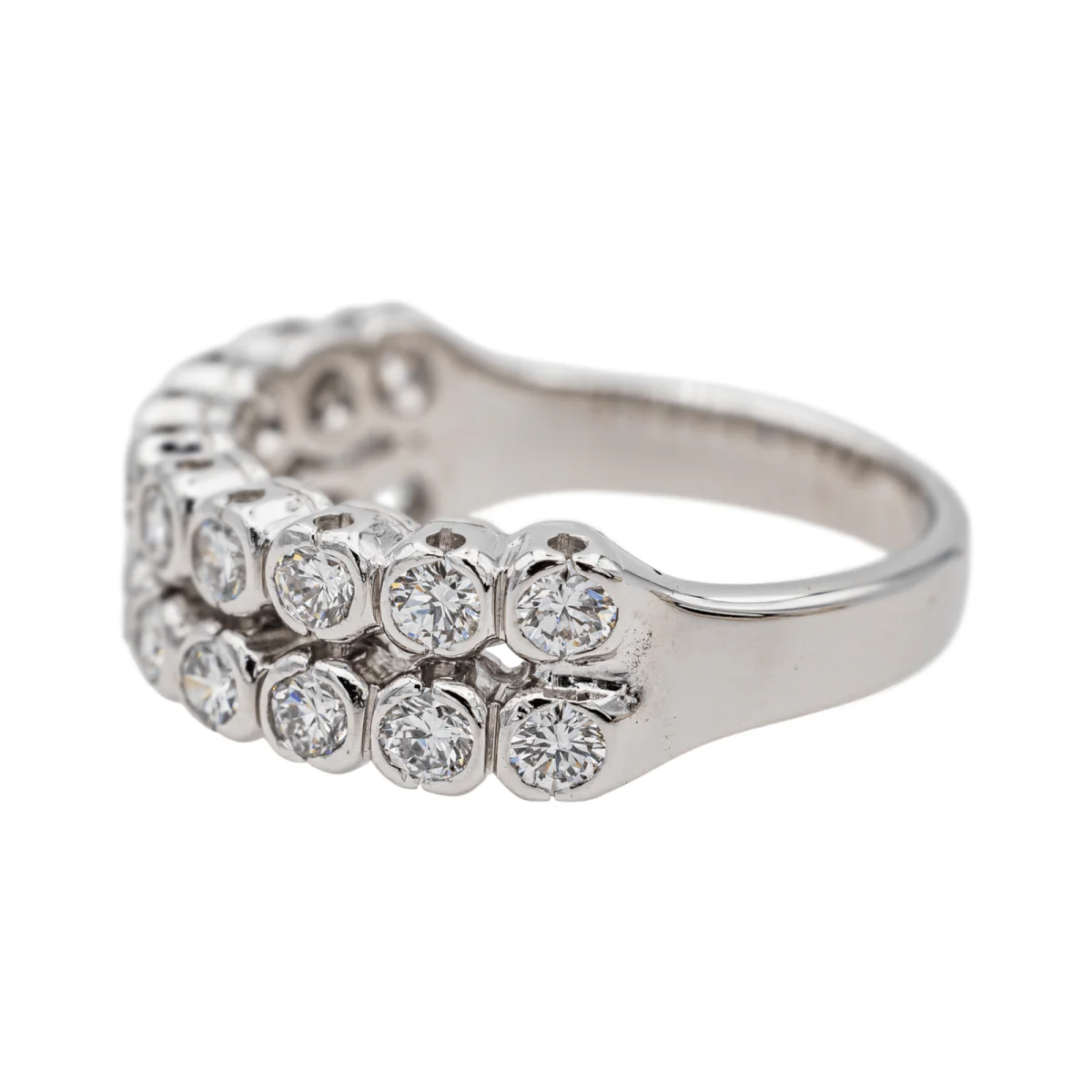 Bague Demi-Alliance en or blanc, platine et diamants - Image 4