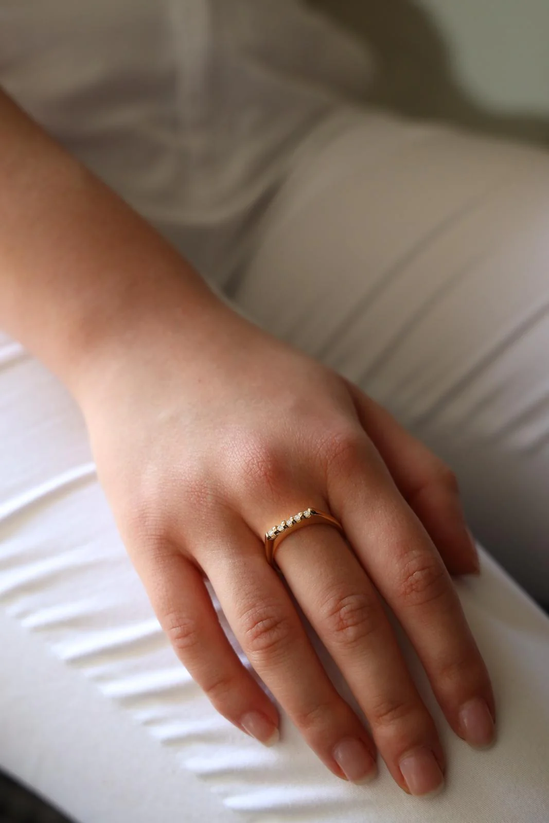 Bague Demi alliance Or jaune  Diamant - Image 2