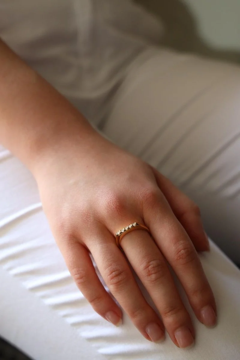 Bague Demi alliance Or jaune  Diamant - Image 9