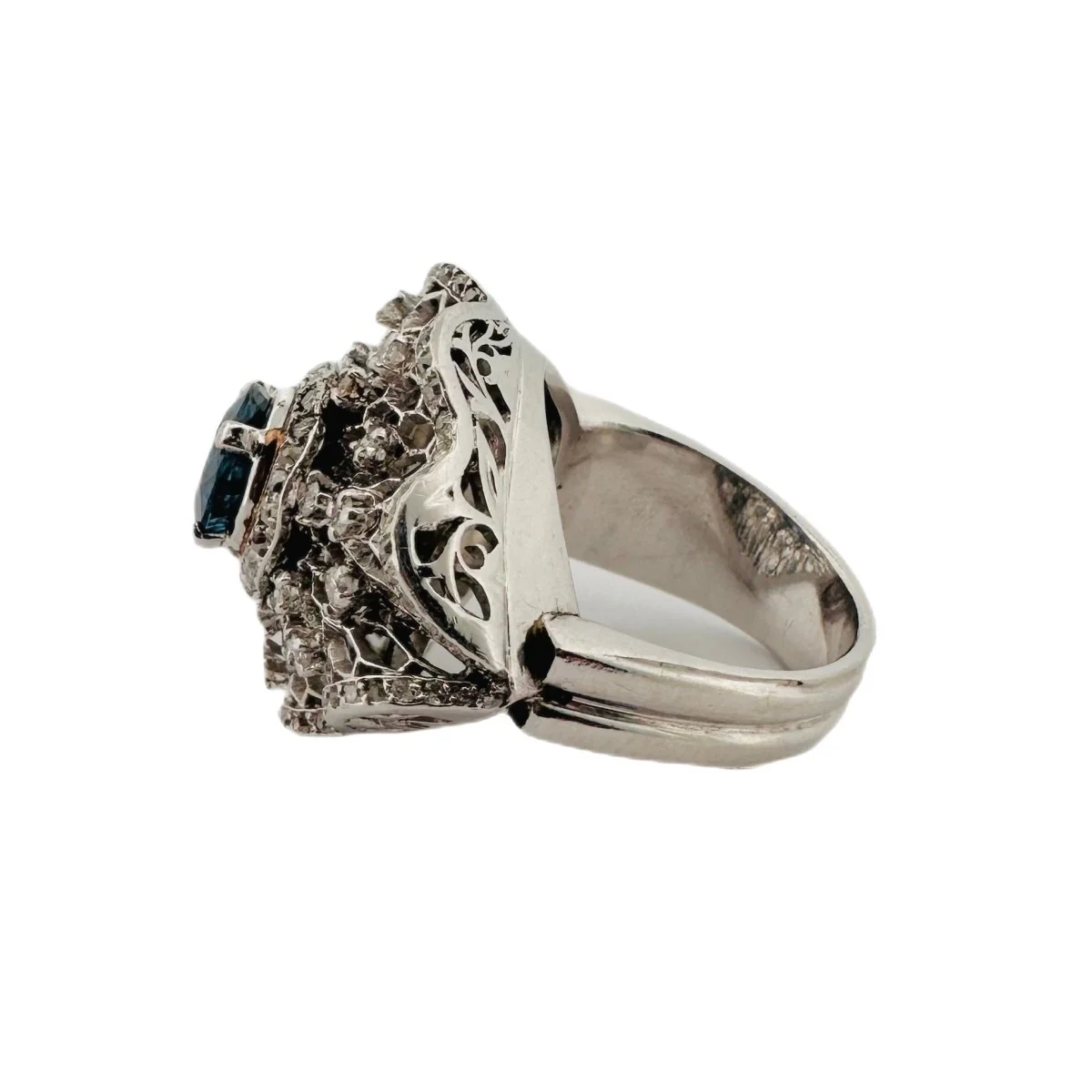 Bague juponnée en platine, saphir et diamants - Image 3