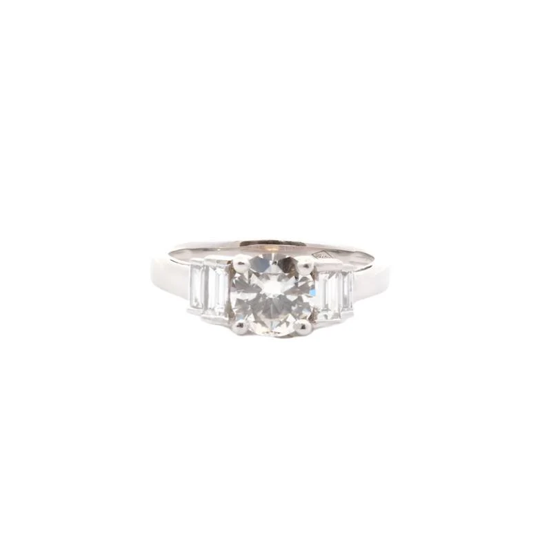 Bague en or blanc et diamants