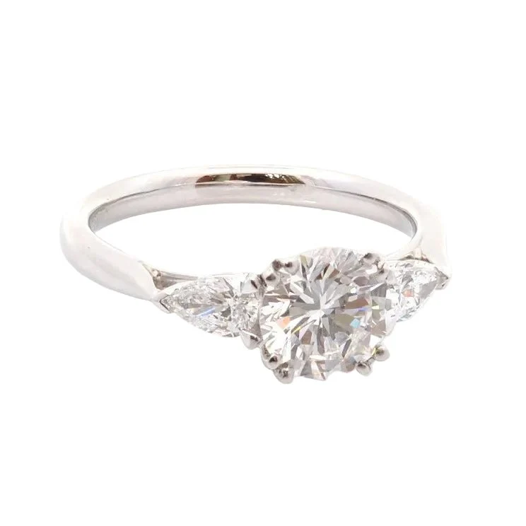 Bague Trilogie en platine et diamants - Image 5