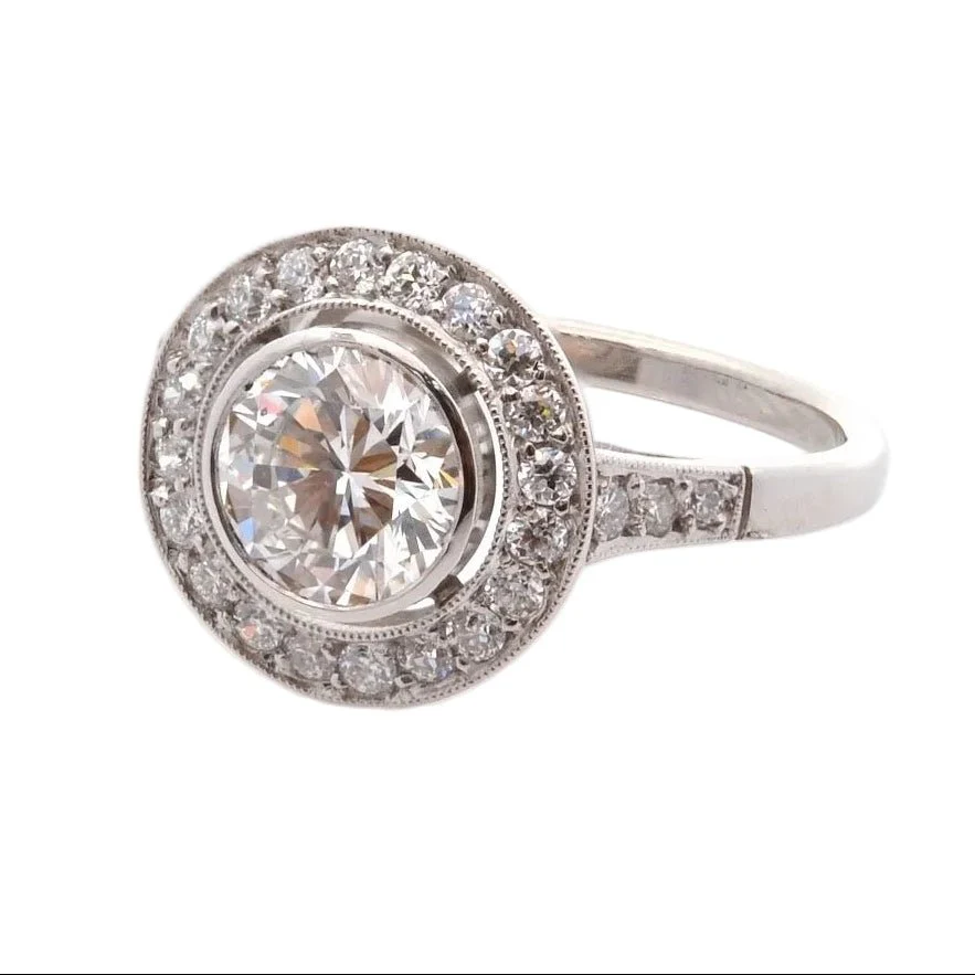 Bague Entourage en platine et diamants - Image 2