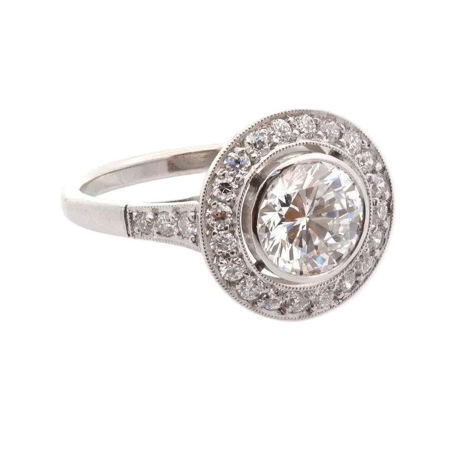 Bague Entourage en platine et diamants - Image 4