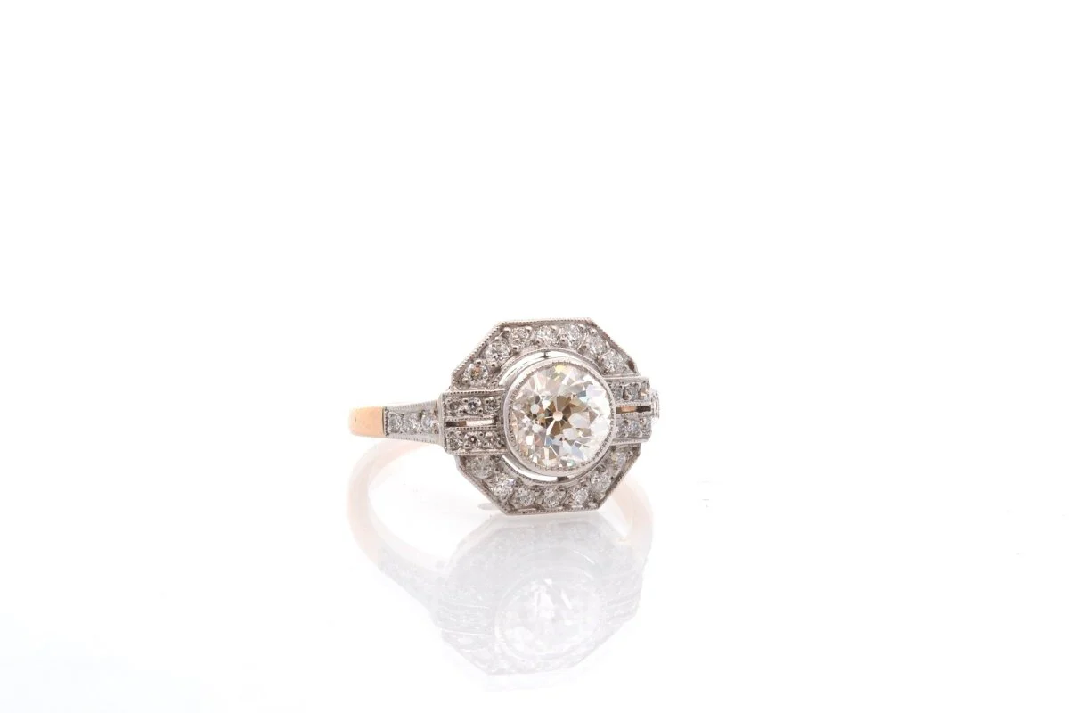 Bague Marguerite en or jaune, platine et diamants - Image 4