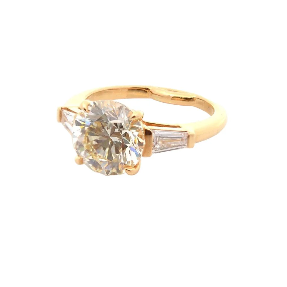 Bague Solitaire en or jaune et diamants - Image 2