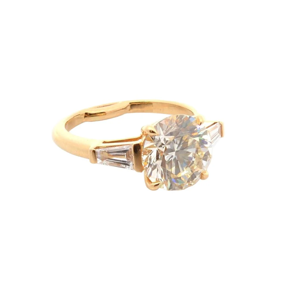 Bague Solitaire en or jaune et diamants - Image 4