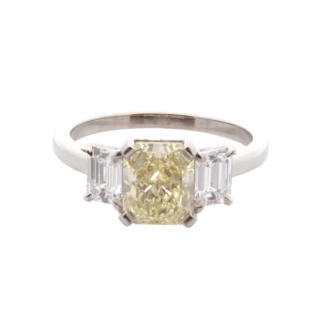 Bague Trilogie en platine et diamants