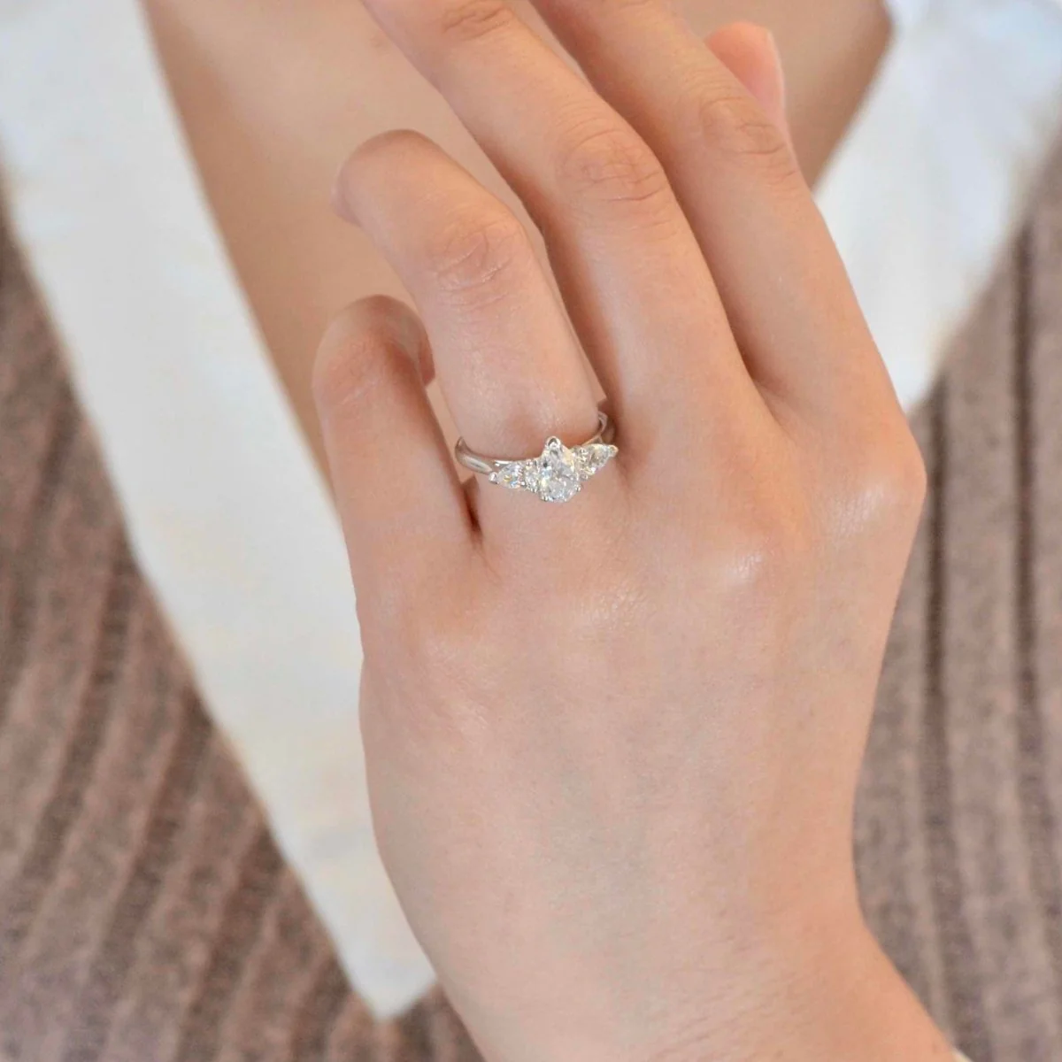 Bague en or blanc et diamants - Image 2