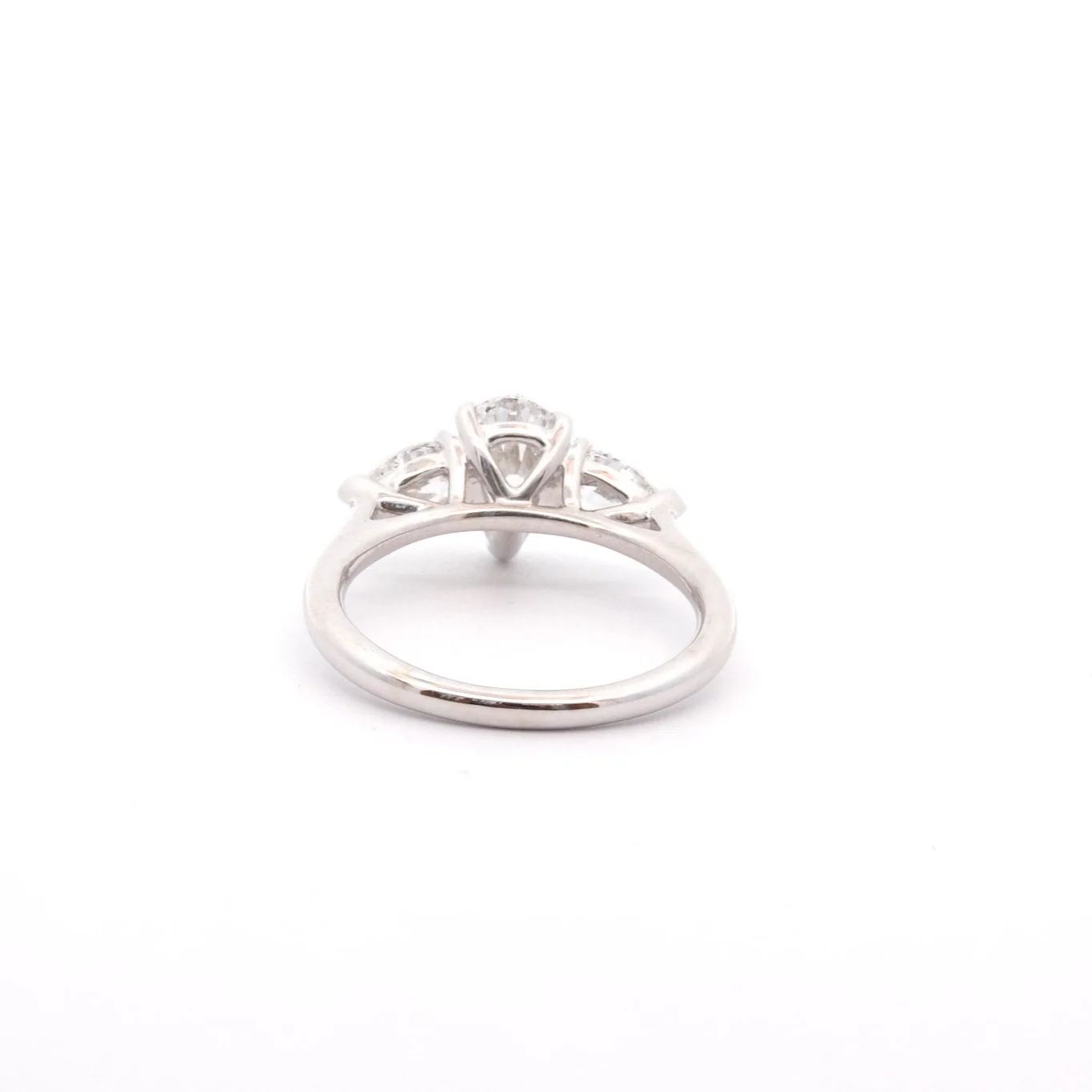 Bague en or blanc et diamants - Image 4