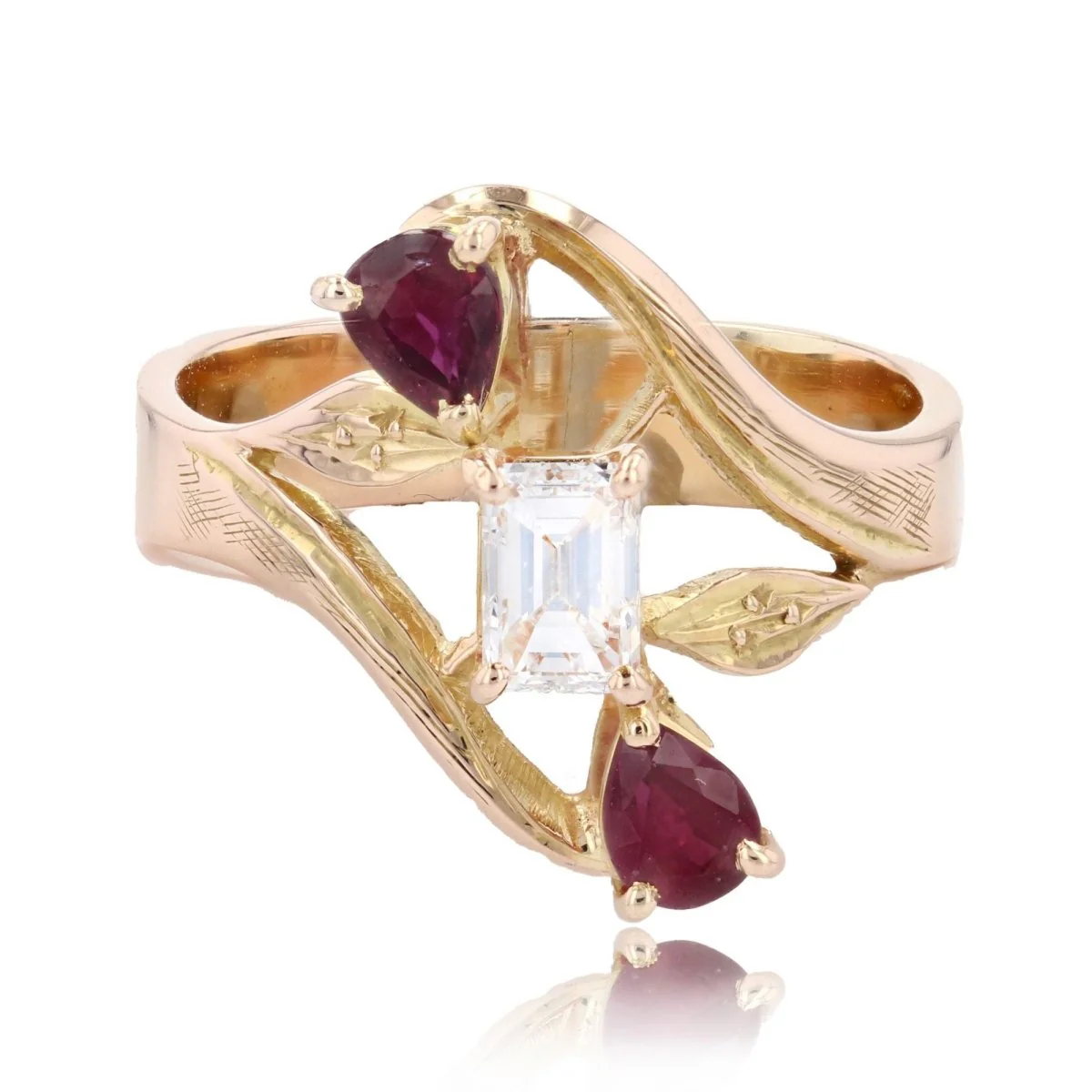Bague Trilogie en or jaune, rubis et diamant