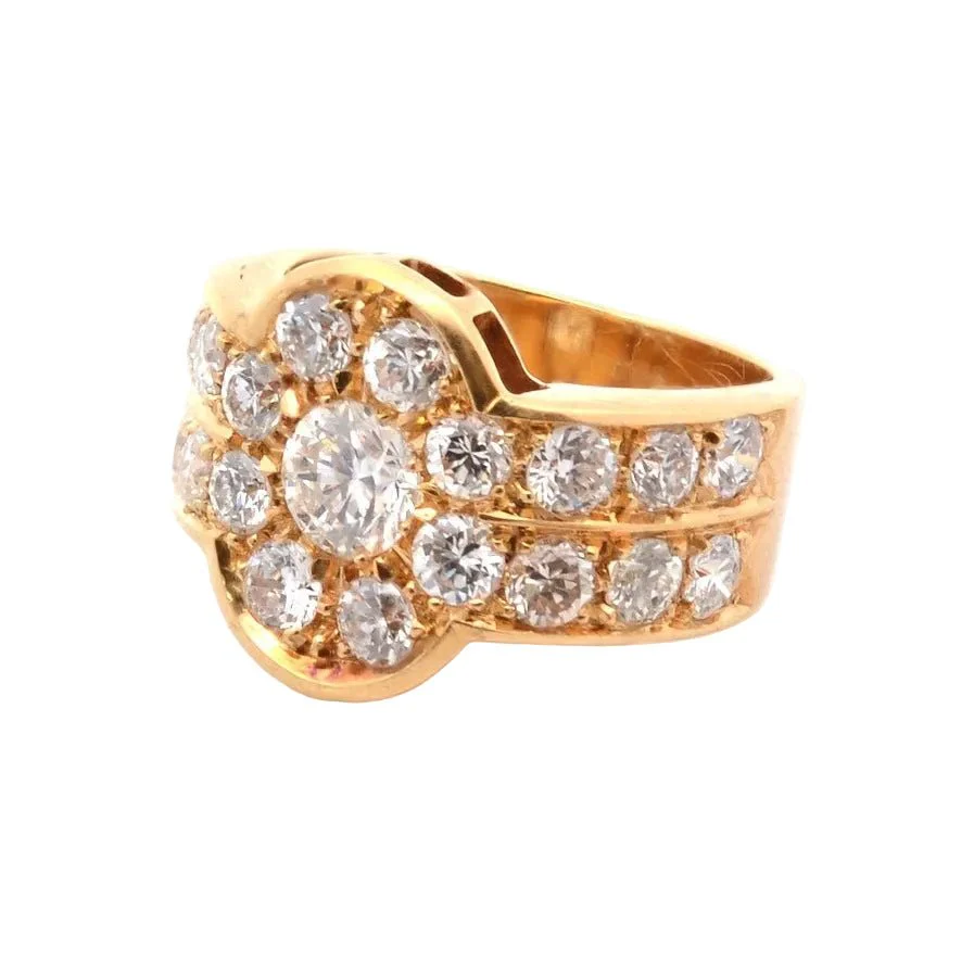 Bague Pavée en or jaune et diamants - Image 2