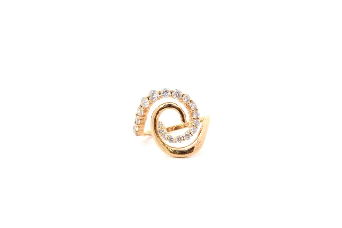 Bague en or jaune et diamants - Image 2