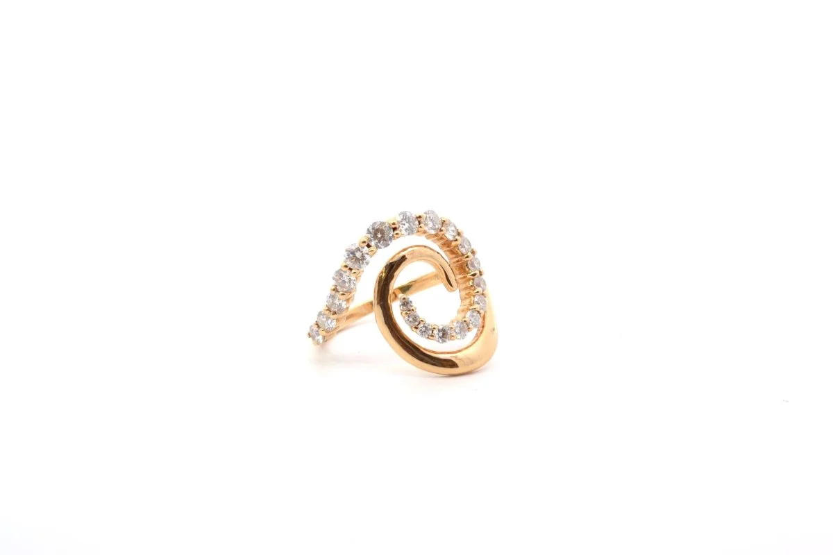 Bague en or jaune et diamants - Image 4