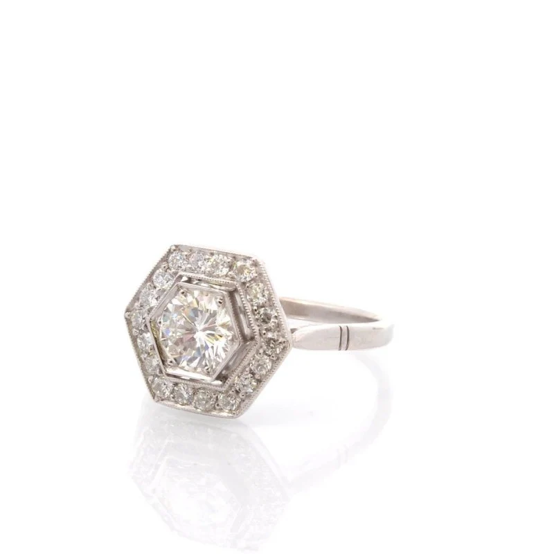 Bague Entourage en platine et diamants - Image 2