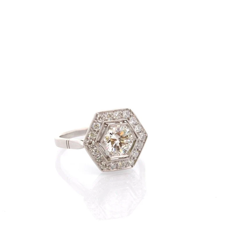 Bague Entourage en platine et diamants - Image 4