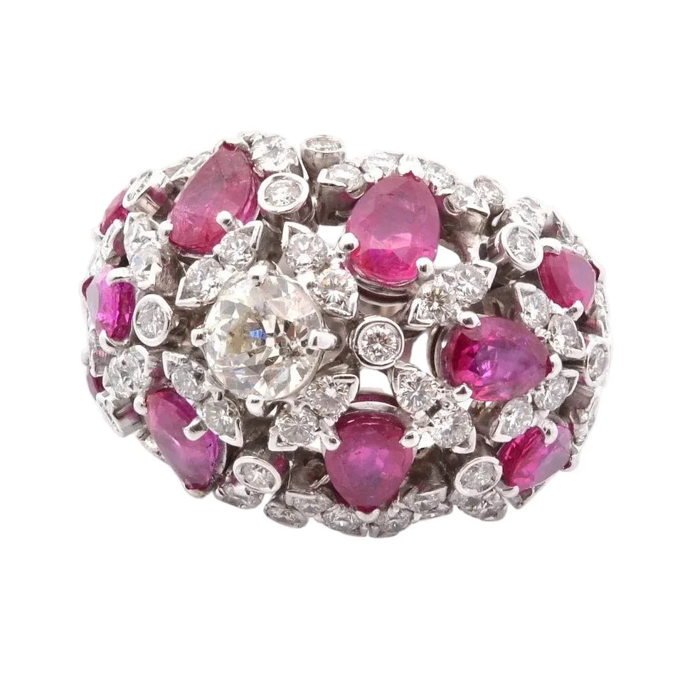 Bague Dôme en or blanc, rubis et diamants - Image 2