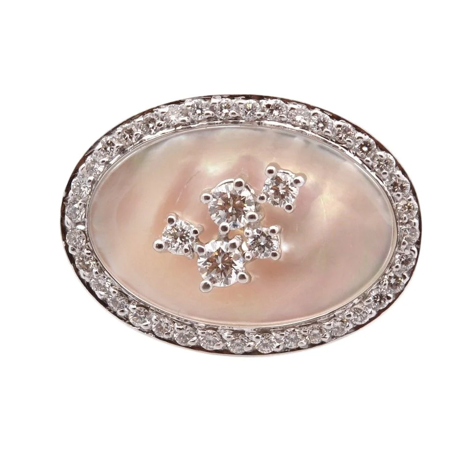 Bague Cocktail or blanc, nacre et diamants