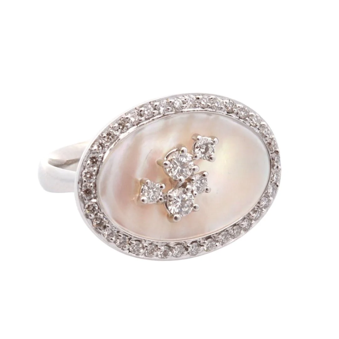 Bague Cocktail or blanc, nacre et diamants - Image 4