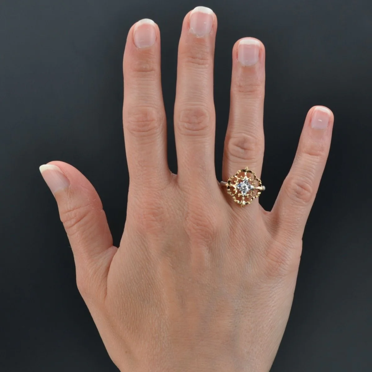 Bague en or jaune, or blanc et diamants - Image 2
