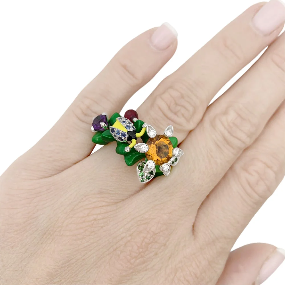 Bague Cocktail DIOR "Milly Carnivora" en or blanc, laque, citrine, améthyste, tourmaline, tsavorites, saphirs et diamants - Image 2