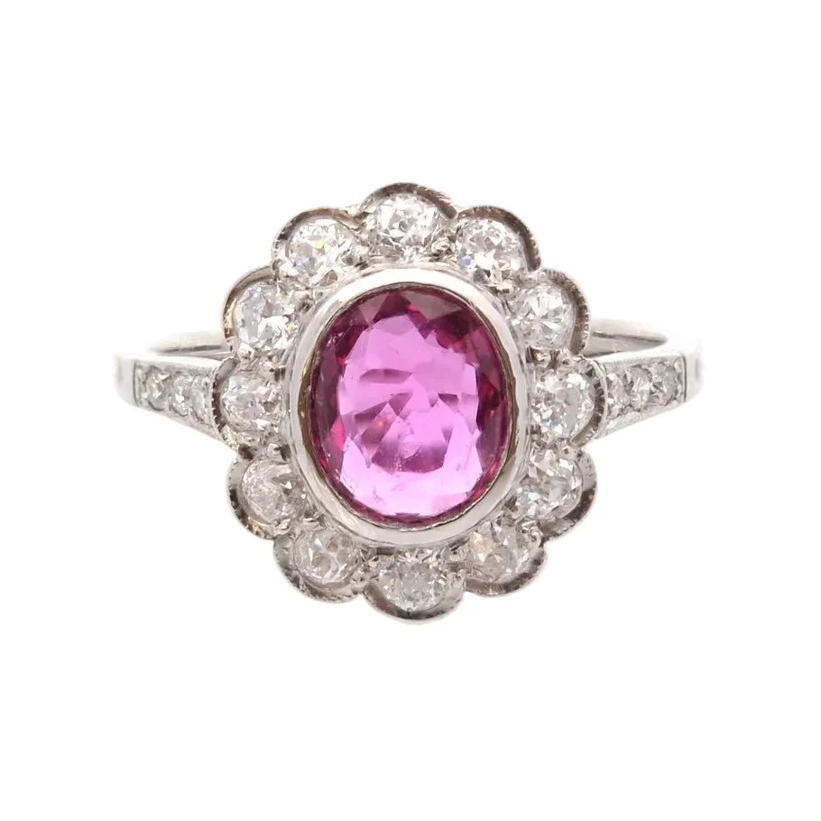 Bague Entourage en platine, rubis et diamants