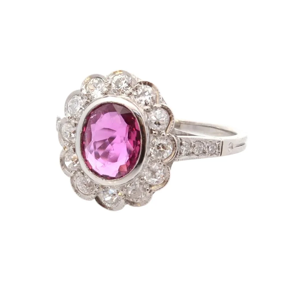 Bague Entourage en platine, rubis et diamants - Image 3