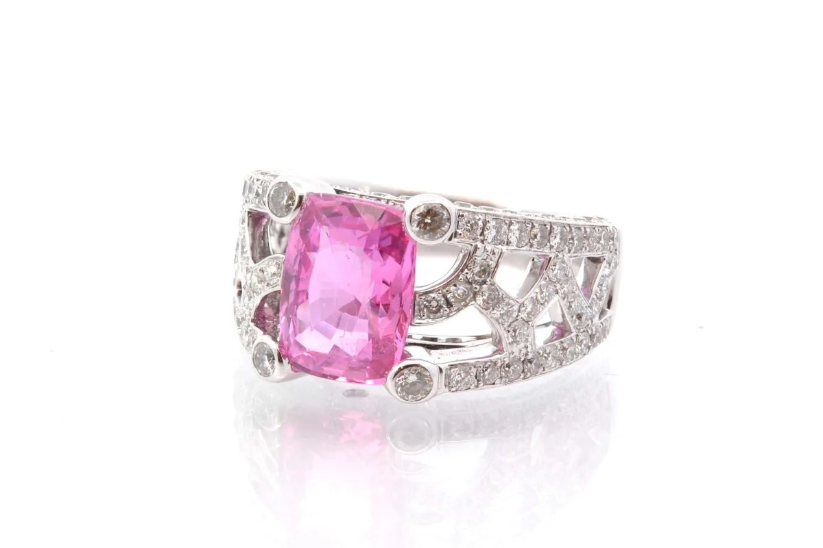 Bague d'occasion saphir rose et diamants en or blanc